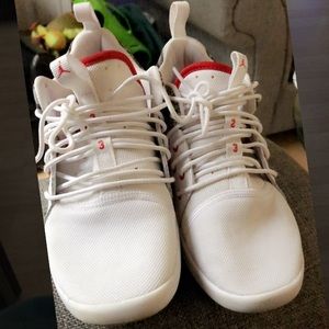 Boys Jordan Running Tennis Shoe.. Good Condition